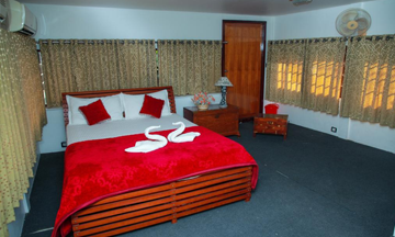 Best Alleppey Houseboat for Honeymoon Couples