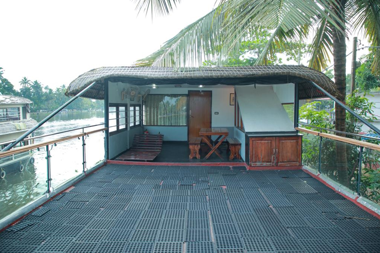 AC Deluxe houseboat Alleppey review